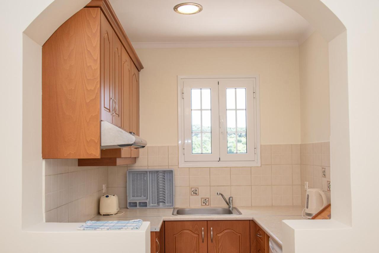 Kapetanios Apartments Агиос Стефанос Экстерьер фото